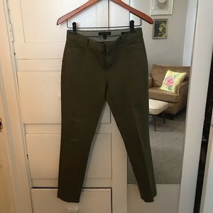 BR Olive Green Pants 🍸
